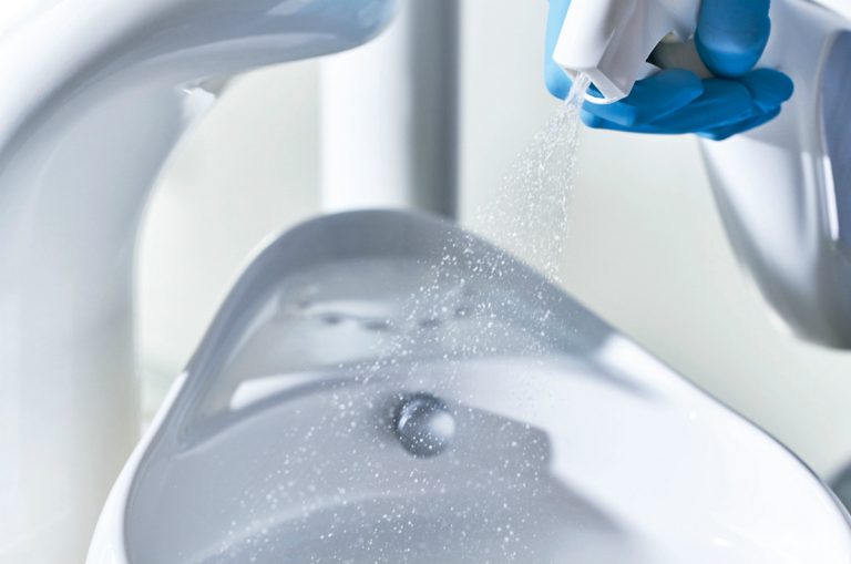 Disinfezione delle superfici odontoiatriche: guida alla scelta del migliore prodotto