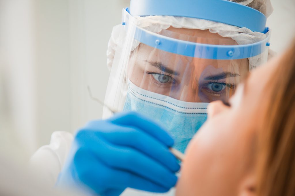 Le sorgenti di infezione in ambito odontoiatrico: modalità di trasmissione e DPI consigliati