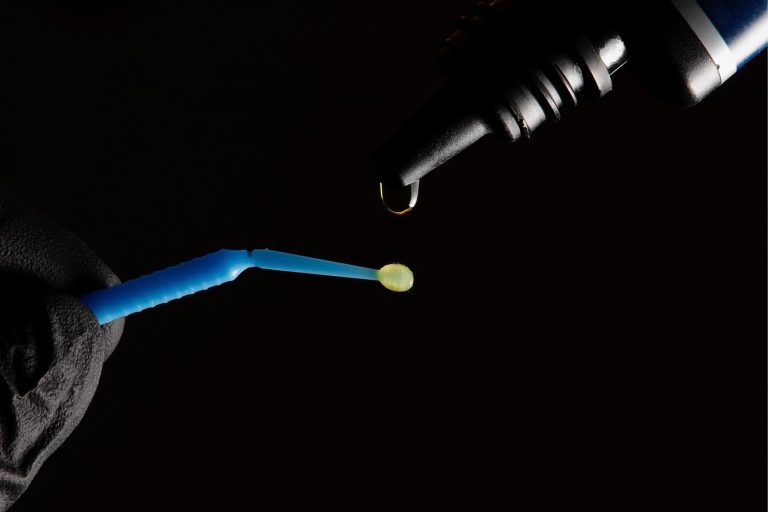 Adesione smalto-dentinale: la rivoluzione in odontoiatria