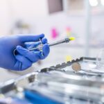 Que faire en cas de piqûre avec une aiguille ou un objet pointu ? Cosa fare se ci si punge